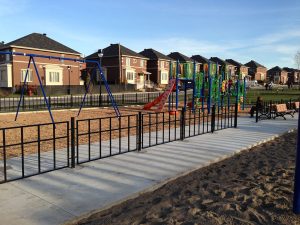 clôture ornementale parc enfants
